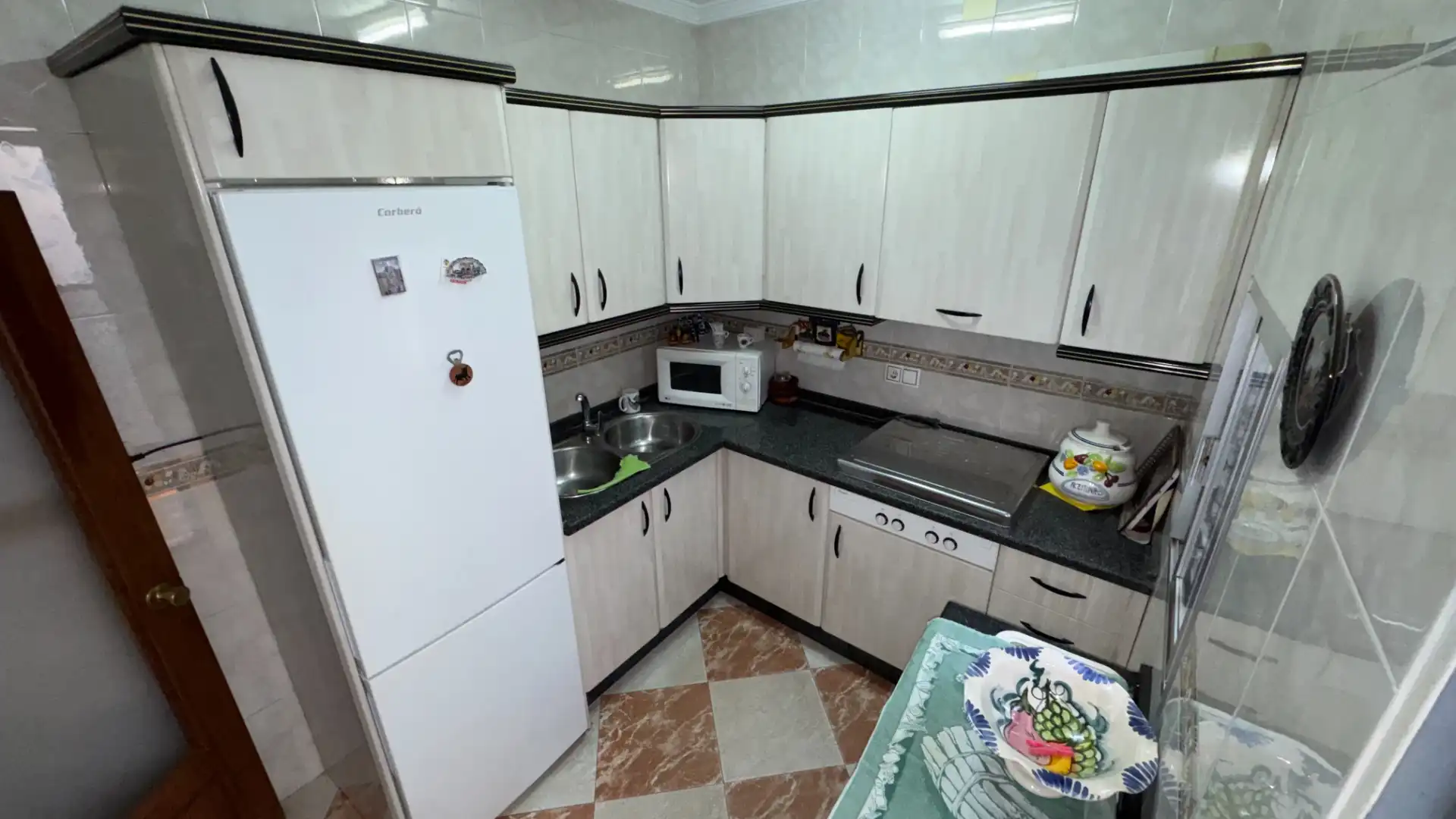 Cuina de Casa o xalet en venda en Brenes amb Aire condicionat, Traster i Moblat