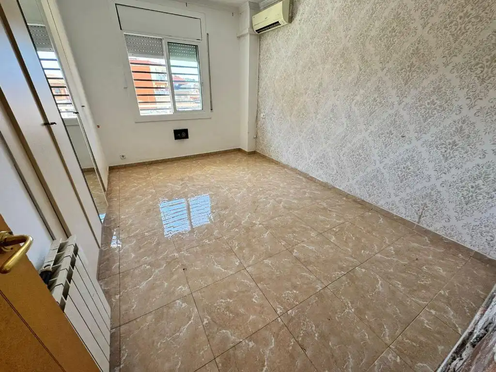 Appartamento con terrazza in vendita a Avinguda de l'Eramprunyà, imagen 2