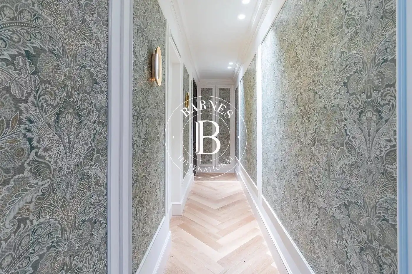 Flat for sale in Madrid  with Heating and Furnished