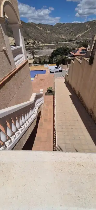 Casa aparellada amb terrassa en venda a Carrer del Cabeçó d'Or, imagen 4