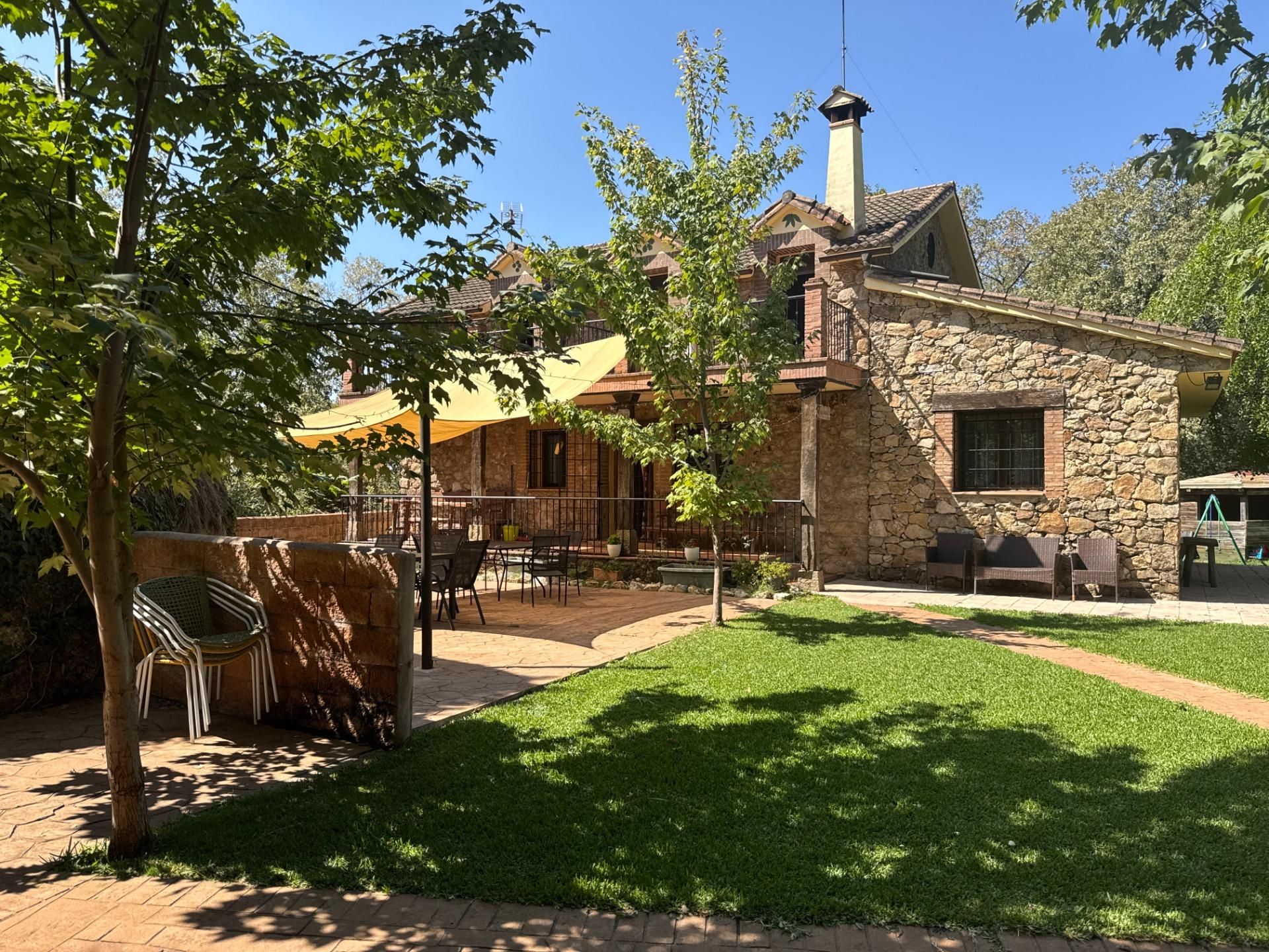 Jardí de Casa o xalet en venda en Candeleda amb Aire condicionat, Calefacció i Jardí privat