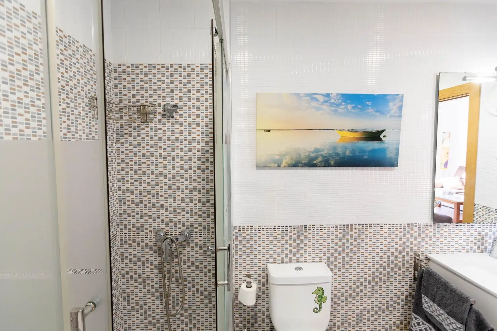 Baño de Apartamento en venta en Torremolinos con Jardín privado, Terraza y Piscina comunitaria