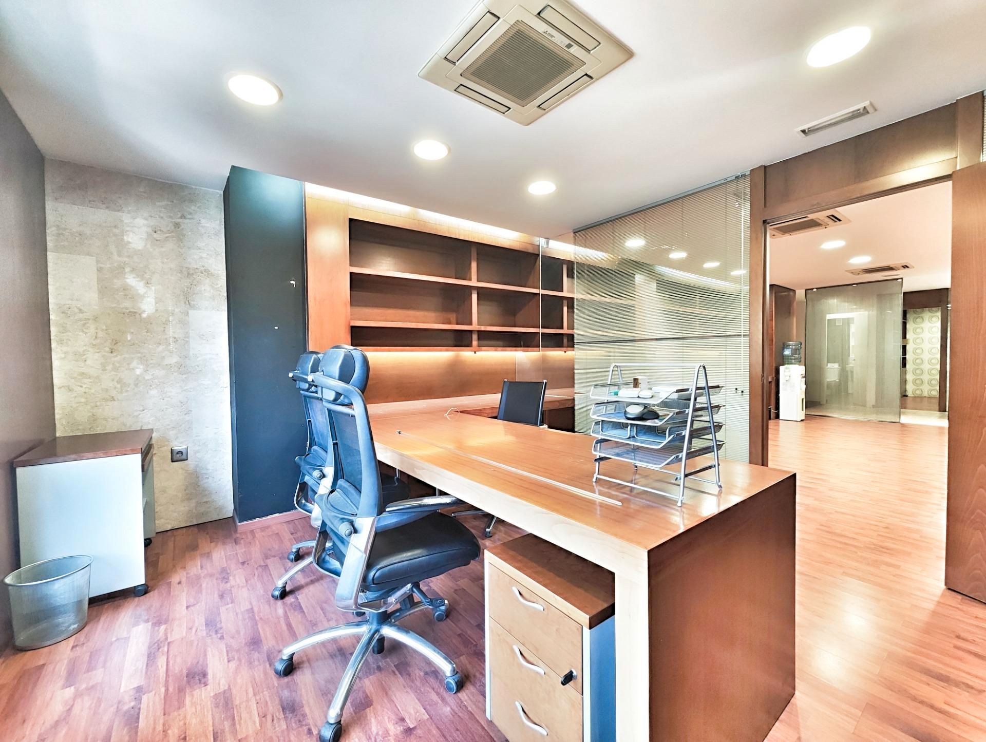 Büro miete in Puertollano mit Klimaanlage, Möbliert und Internet