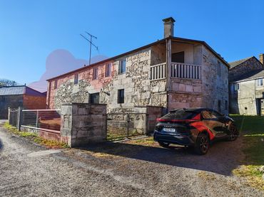 Casa con balcón en venta en Friol