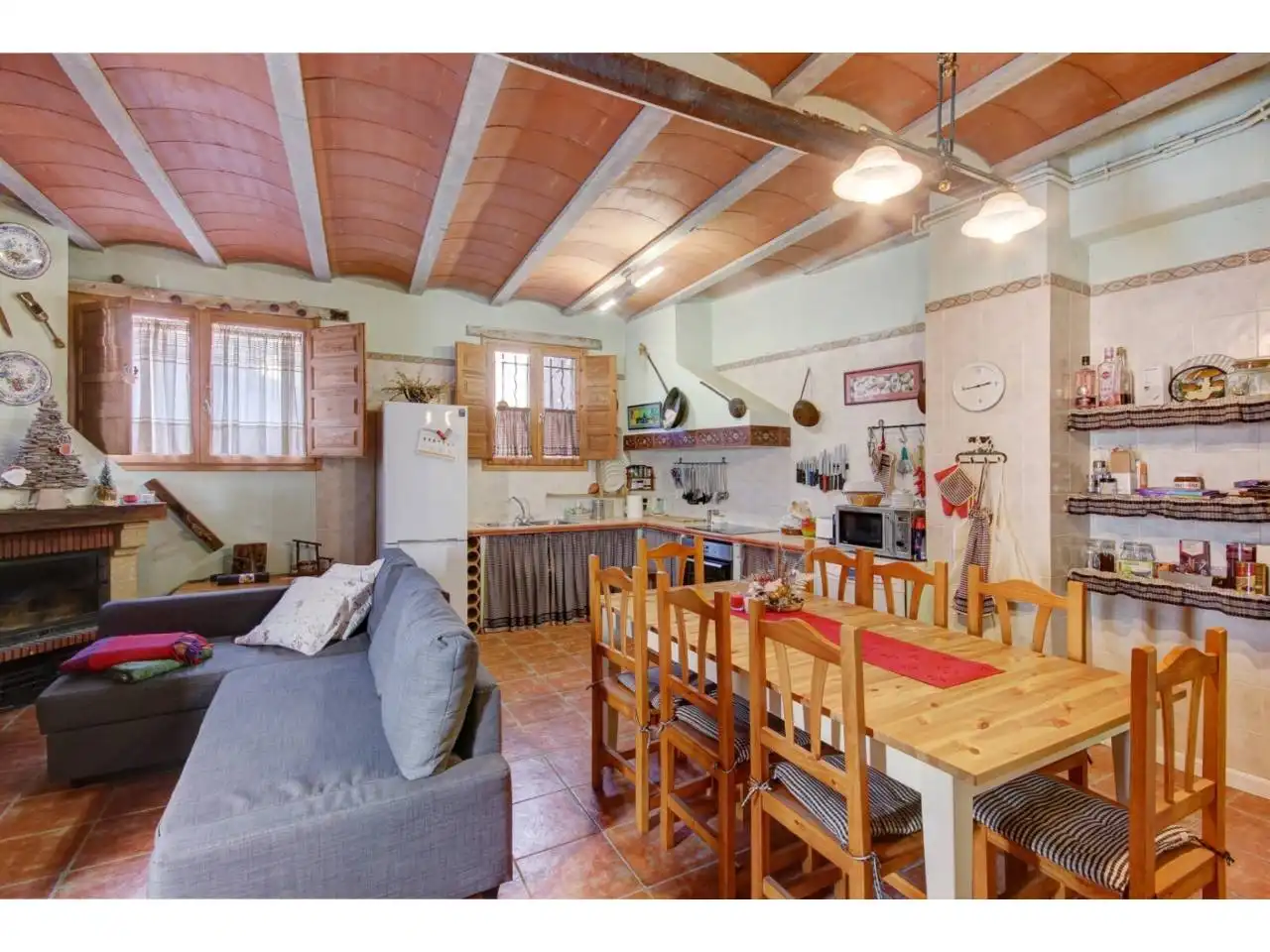 Cuina de Finca rústica en venda en La Pobla de Lillet amb Calefacció