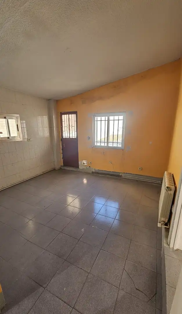 Wohnung zum Verkauf in Móstoles mit Klimaanlage