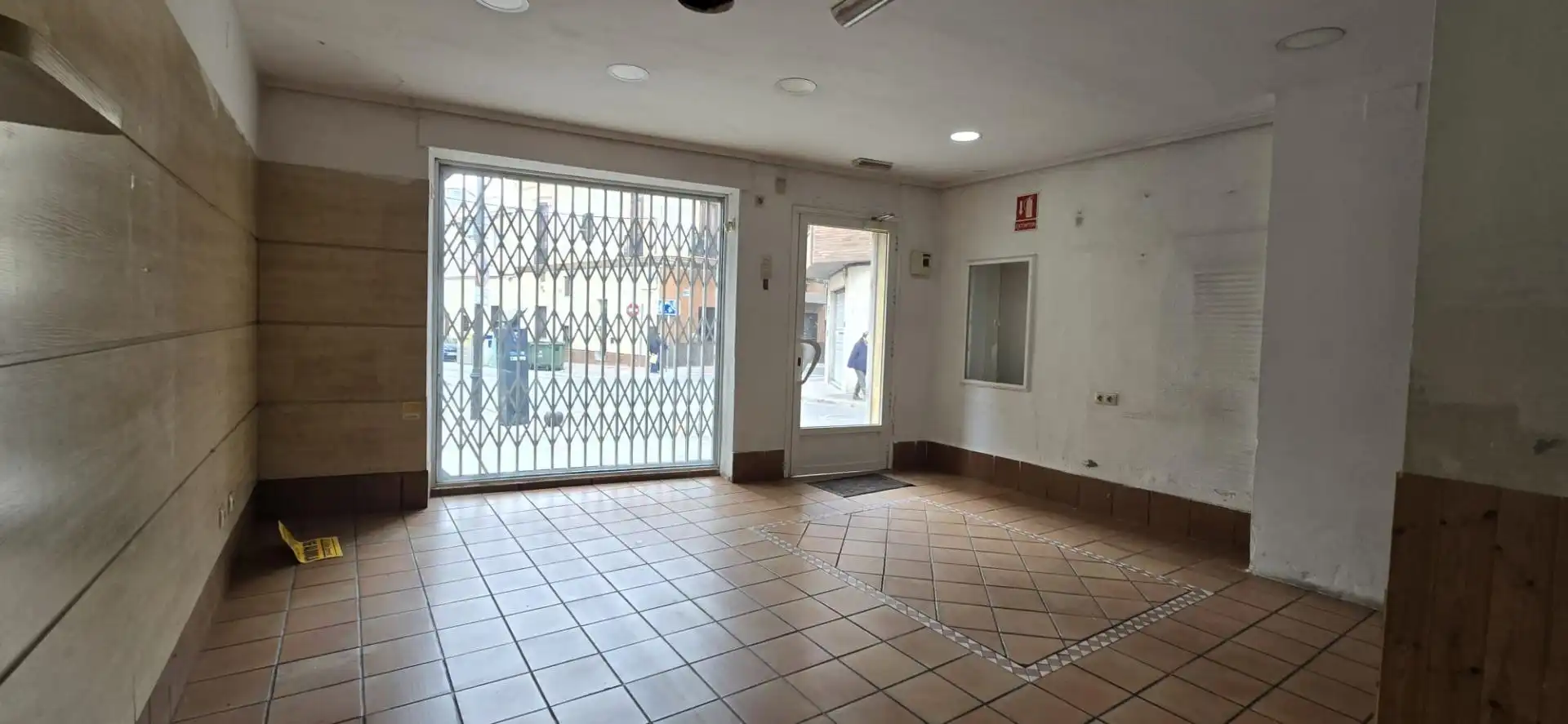 Commercial properties for rent in Llíria  with Air Conditioner