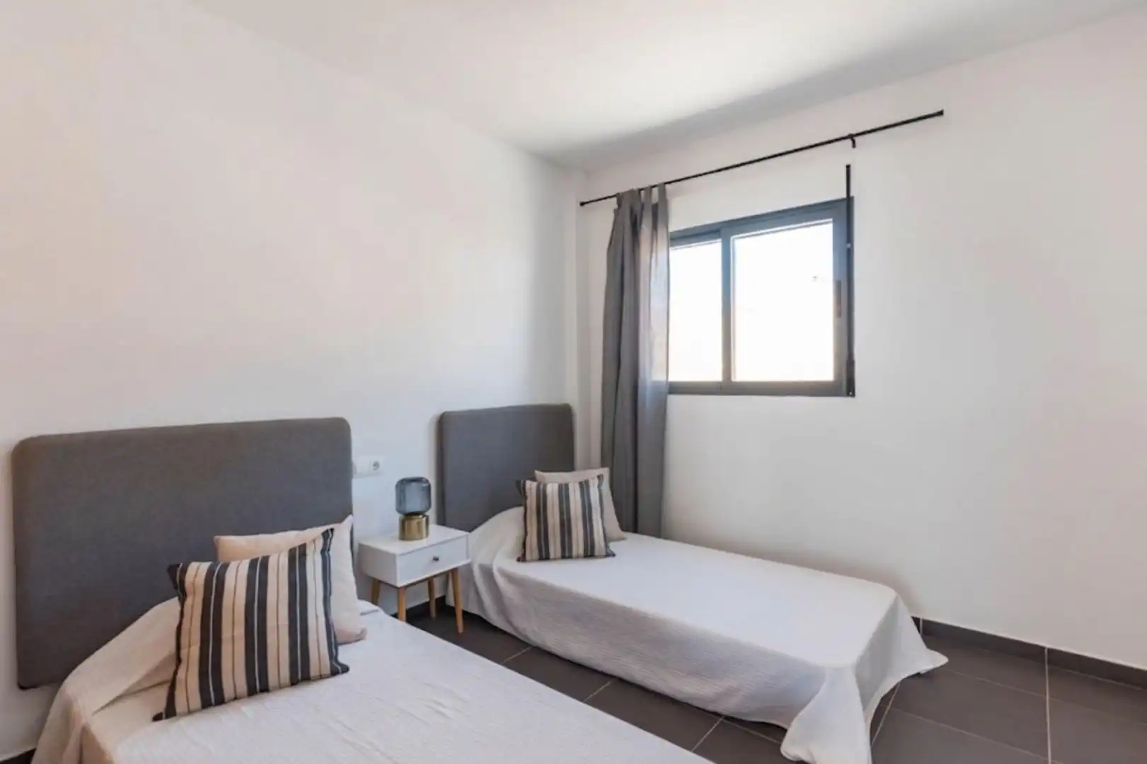Schlafzimmer von Wohnung zum Verkauf in Fortuna mit Klimaanlage, Heizung und Terrasse