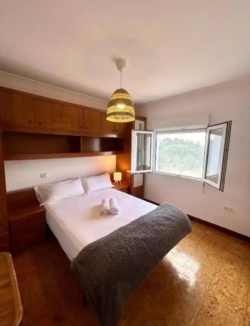 Schlafzimmer von Country house zur Miete in Cudillero mit Privatgarten, Abstellraum und Möbliert