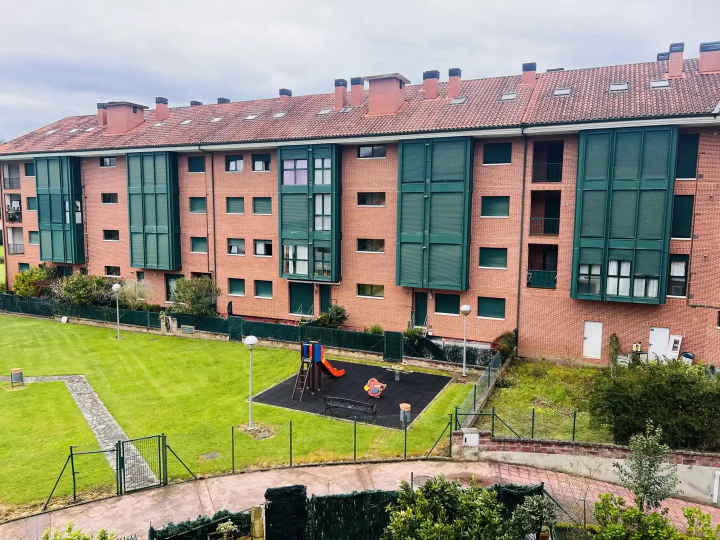 Vista exterior de Pis en venda en Voto amb Calefacció, Traster i Piscina comunitària