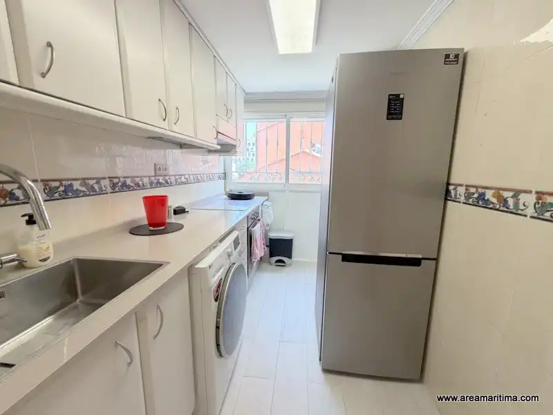 Kitchen of Flat for rent in Valencia  with Air Conditioner, Furnished and Oven