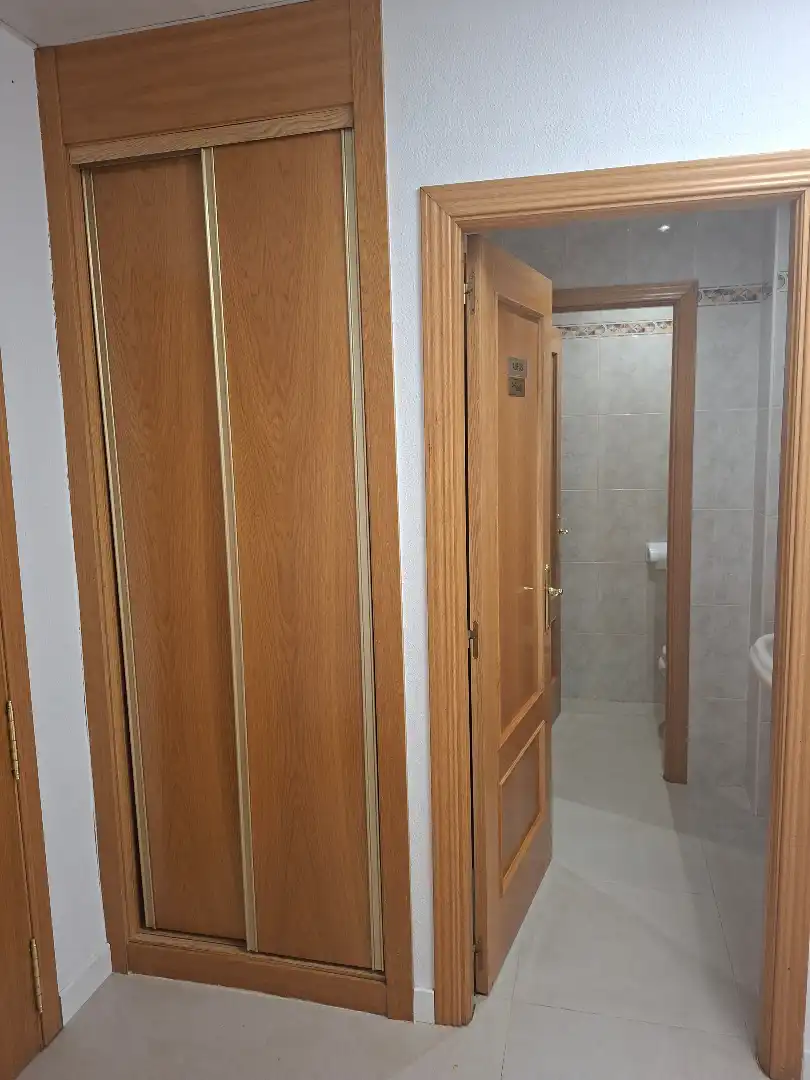 Bathroom of Office for rent in Pinto  with Air Conditioner and Heating