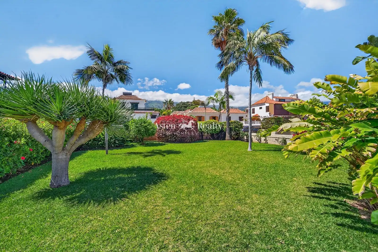 Vista exterior de Casa o xalet en venda en Puerto de la Cruz amb Jardí privat, Terrassa i Traster