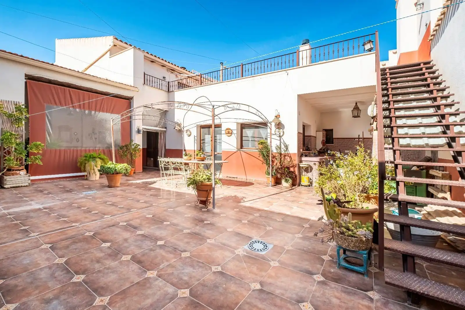 Terrassa de Casa o xalet en venda en El Pinós / Pinoso amb Calefacció, Terrassa i Traster