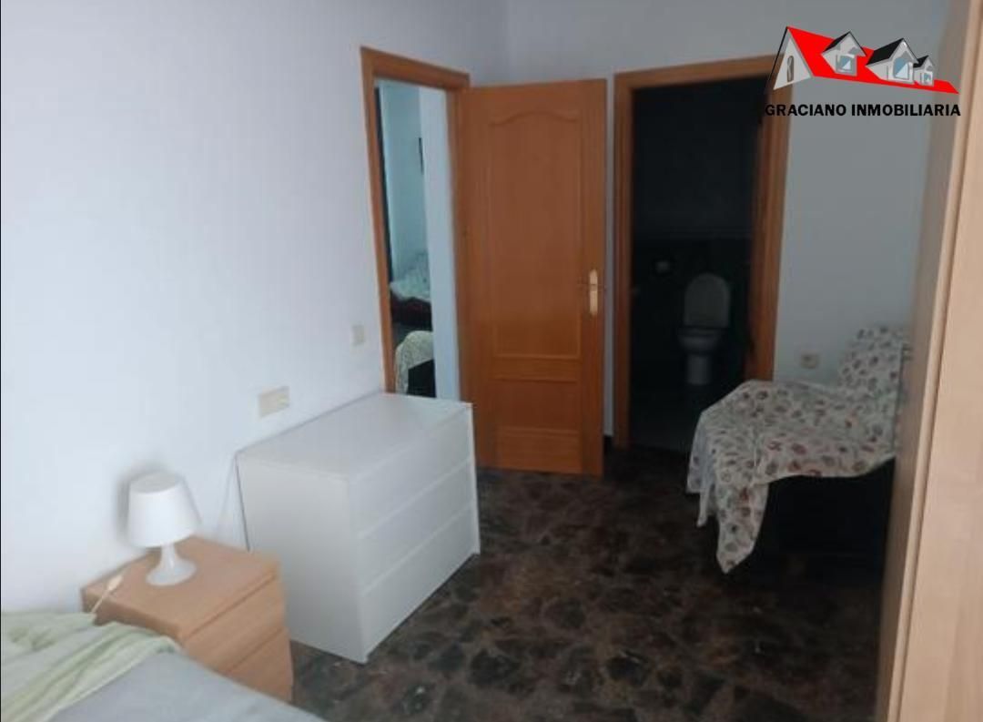 Dormitori de Apartament en venda en  Albacete Capital amb Calefacció, Terrassa i Moblat