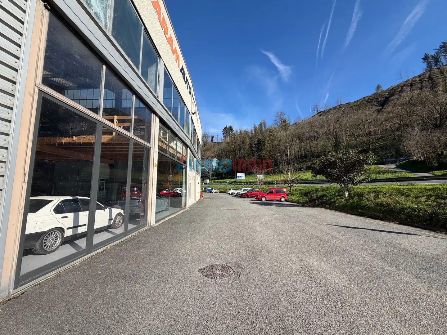 Exterior view of Industrial buildings for rent in Arama