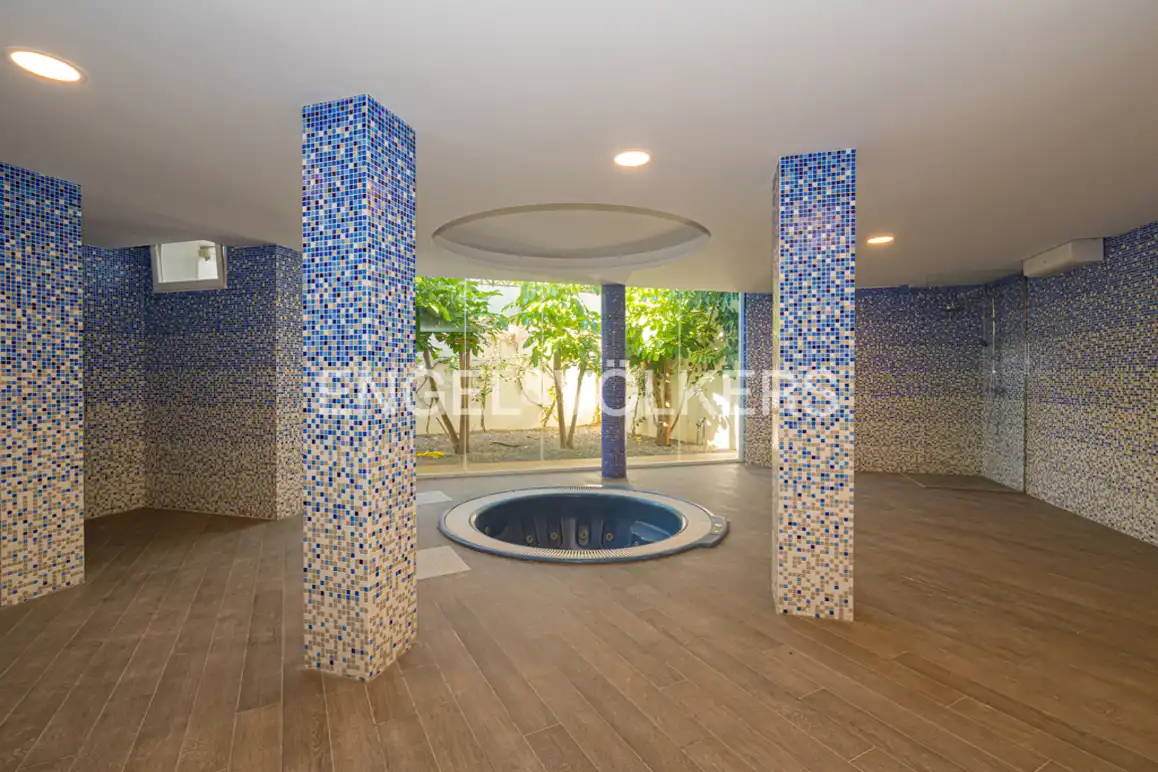 Piscina de Casa o xalet en venda en L'Alfàs del Pi amb Aire condicionat, Jardí privat i Piscina