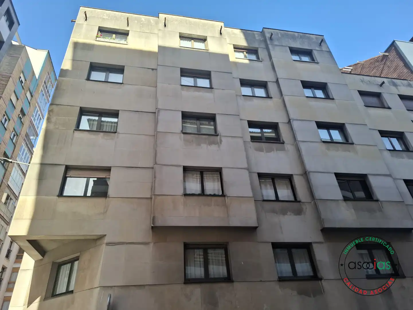 Vista exterior de Piso en venta en Gijón  con Calefacción