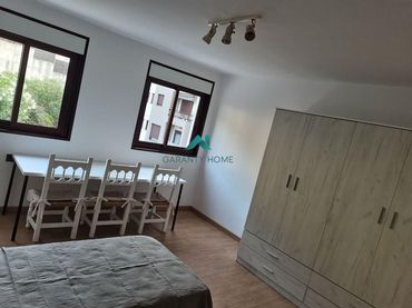 Appartamento con piscina in affitto a Centre