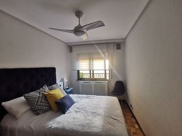 Flat with balcony to rent in Calle Zamora