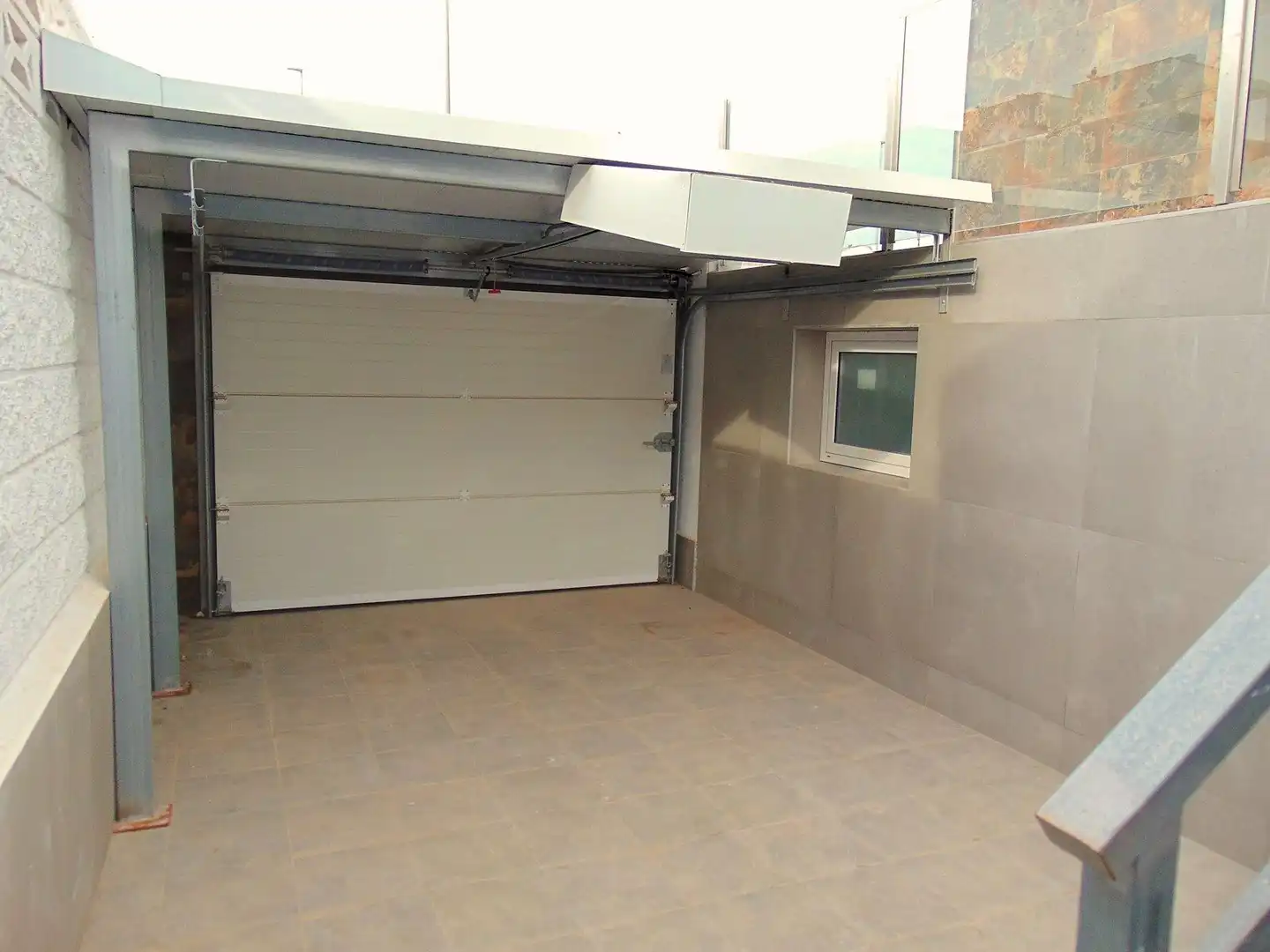 Parking de Casa adosada en venta en San Pedro del Pinatar con Aire acondicionado, Calefacción y Jardín privado