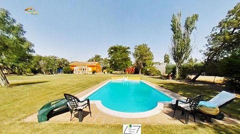 Chalet Individual en venta en Muñogrande, 5 dormitorios.