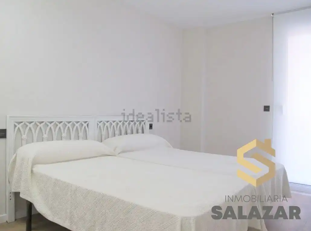 Bedroom of Flat for rent in Bilbao   with Heating and Furnished