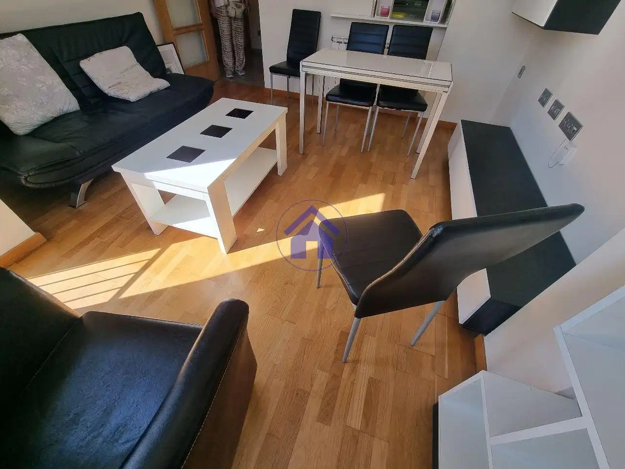 Sala d'estar de Apartament de lloguer en Vigo  amb Calefacció, Parquet i Traster