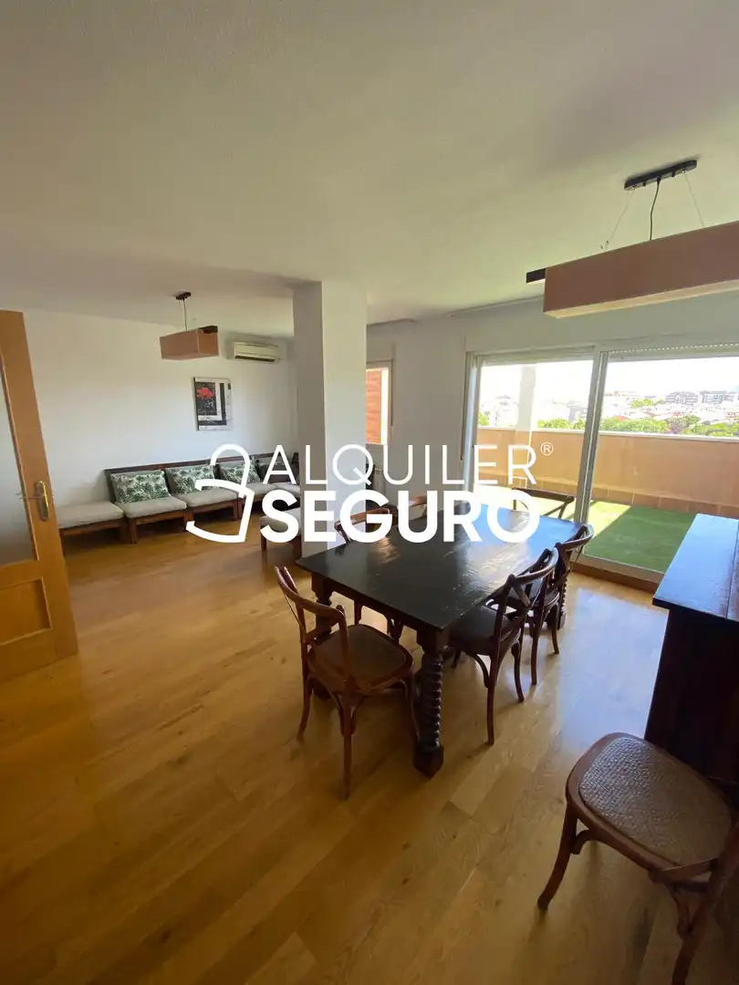 Comedor de Ático de alquiler en Guadalajara con Aire acondicionado, Calefacción y Terraza