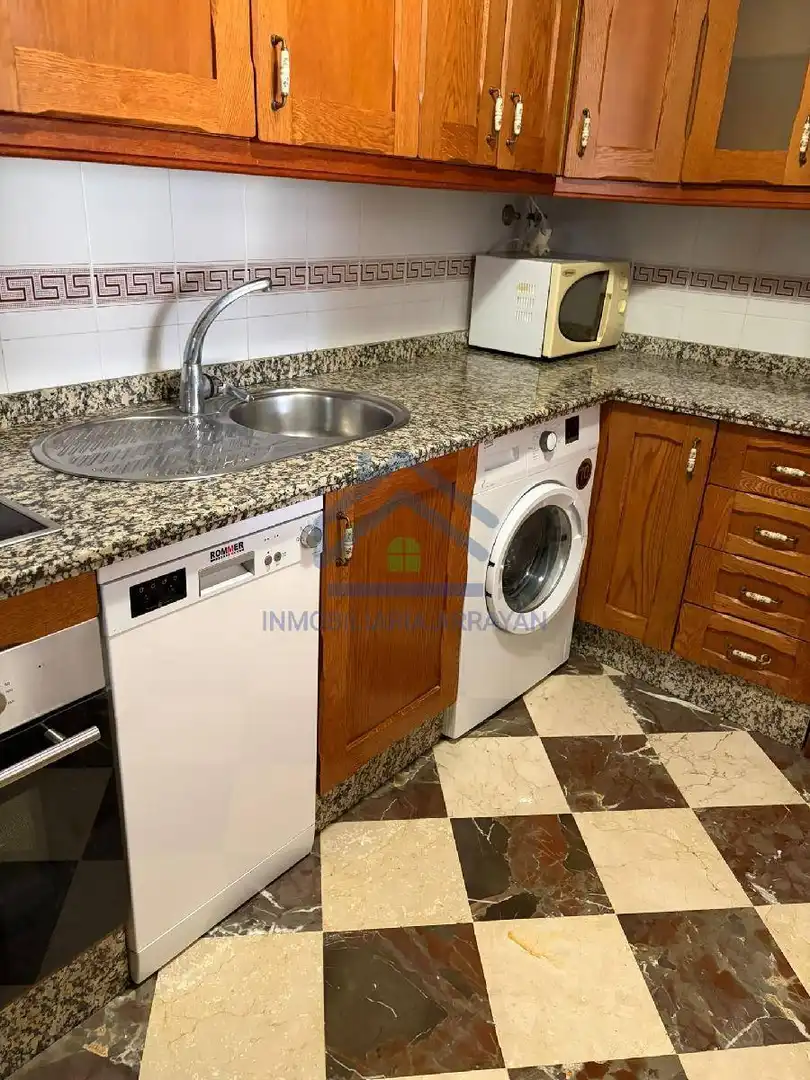 Küche von Wohnung zum Verkauf in Cenes de la Vega mit Klimaanlage, Heizung und Terrasse