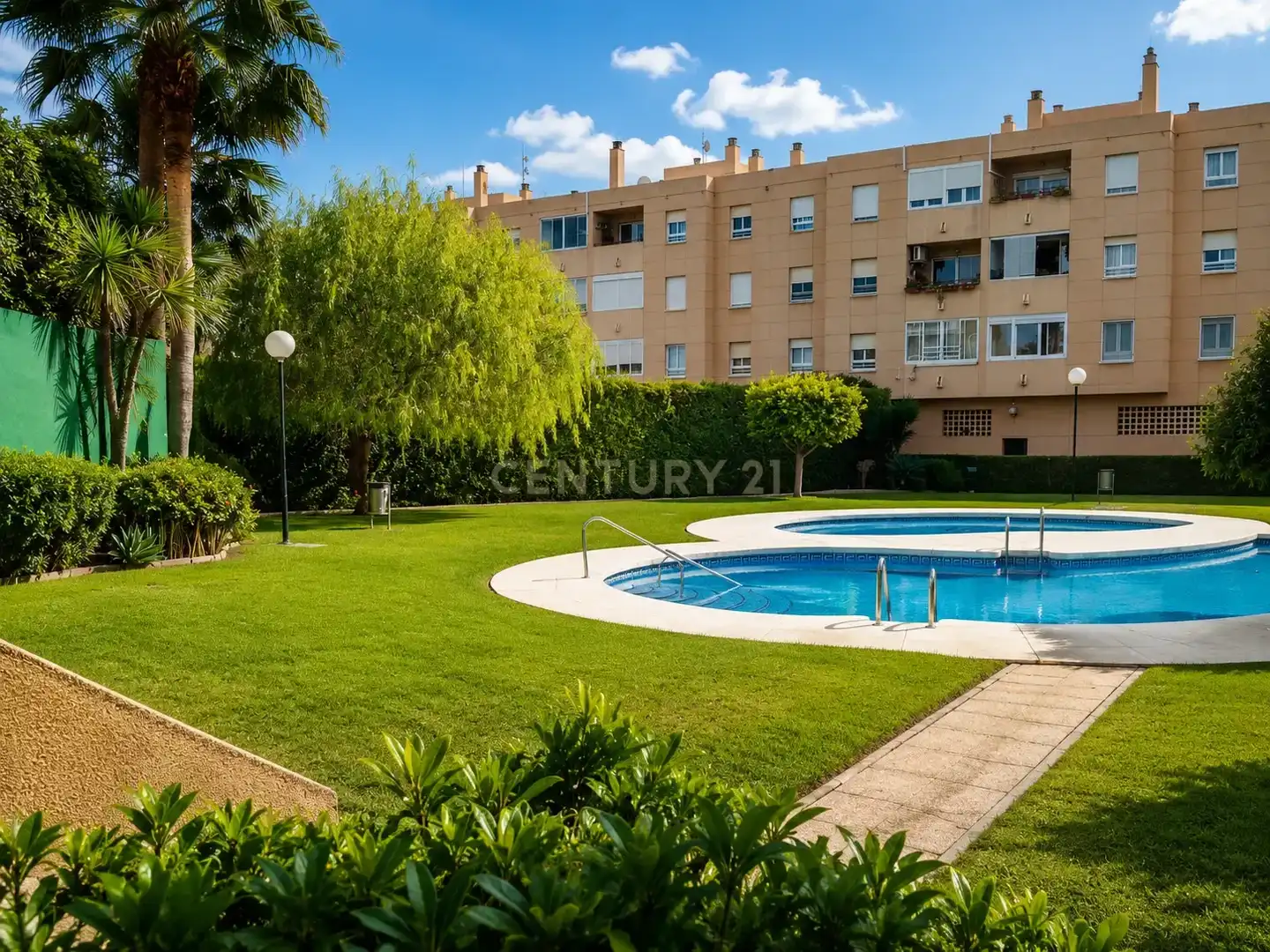 Außenansicht von Wohnungen zum Verkauf in Málaga mit Klimaanlage, Privatgarten und Abstellraum