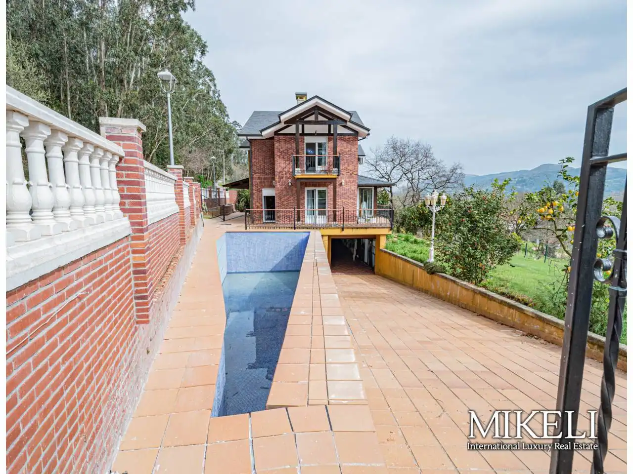 Piscina de Casa o chalet en venta en Piélagos con Aire acondicionado, Calefacción y Jardín privado