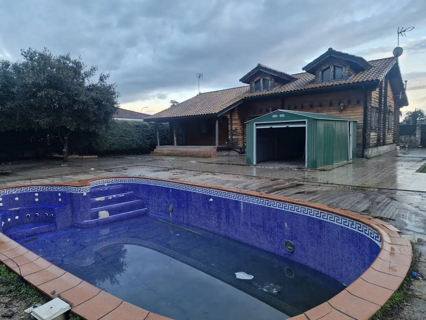 Piscina de Casa o xalet en venda en Nuevo Baztán amb Jardí privat, Parquet i Piscina