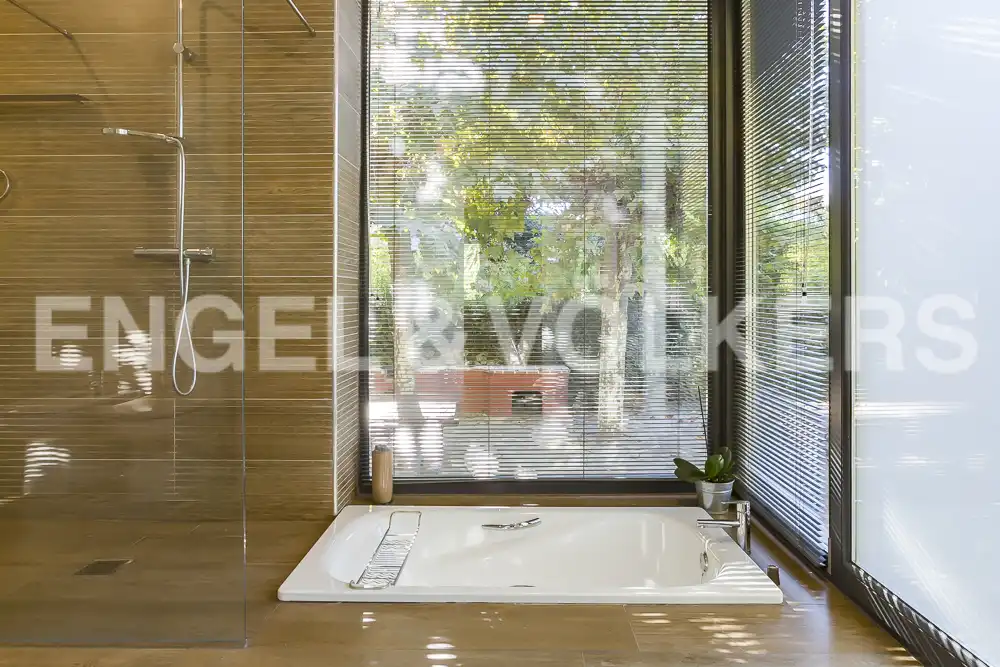 Bany de Casa o xalet en venda en Collado Villalba amb Aire condicionat, Calefacció i Jardí privat
