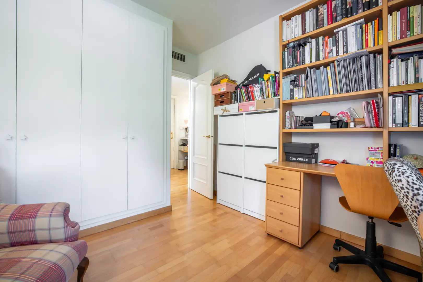Schlafzimmer von Erdgeschoss zum Verkauf in Sant Cugat del Vallès mit Klimaanlage, Heizung und Privatgarten