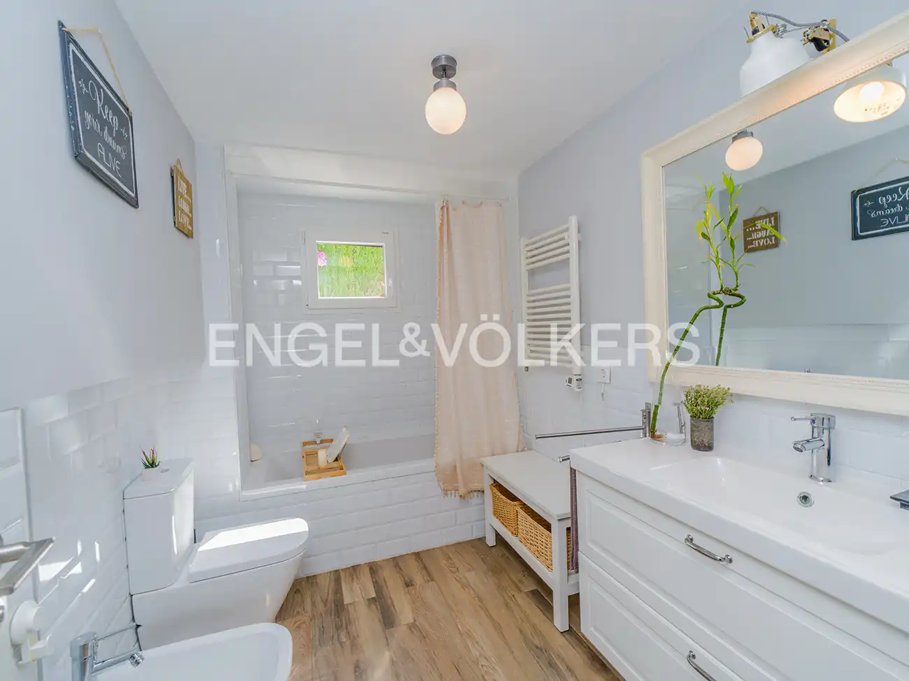 Baño de Casa o chalet en venta en El Campello con Aire acondicionado, Calefacción y Jardín privado