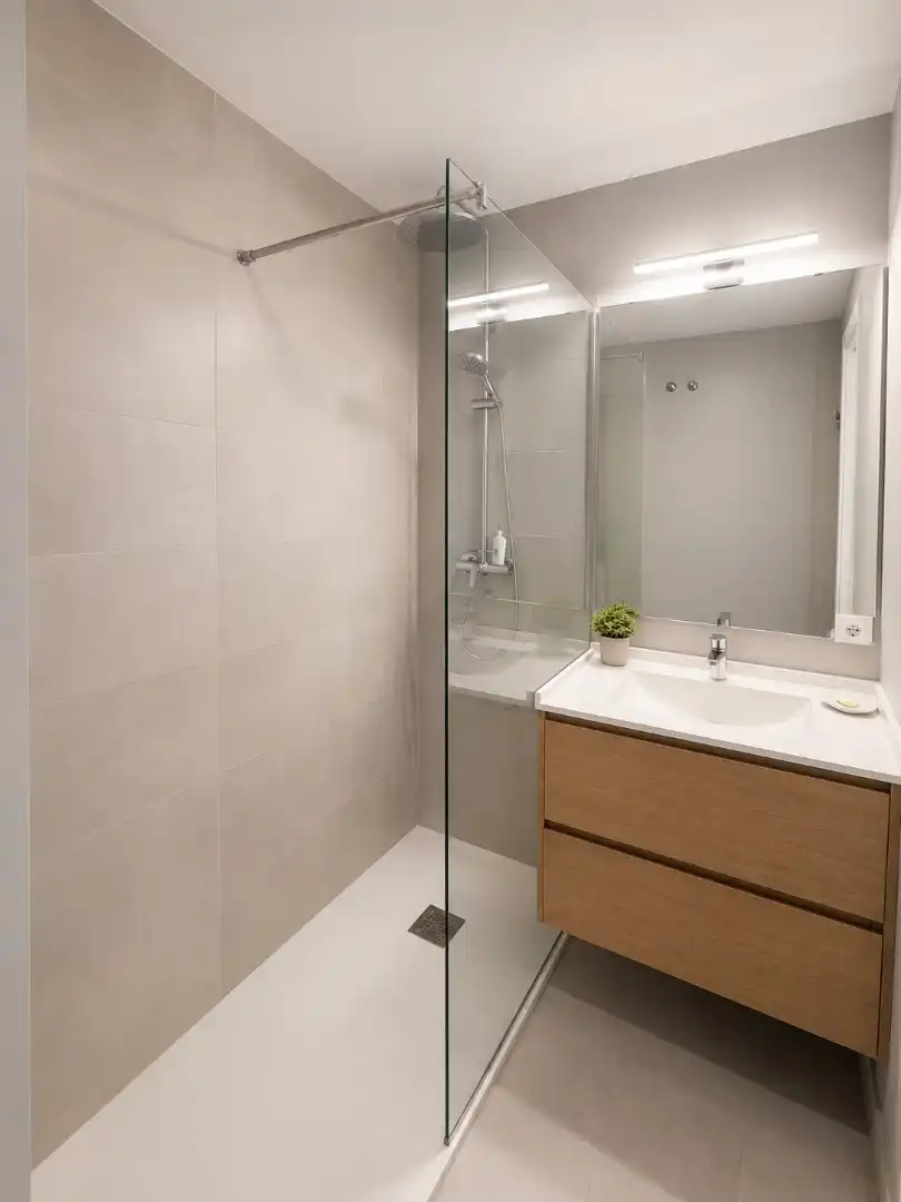 Bathroom of Houses for sale in Sevilla  with Air Conditioner, Parquet flooring and Balcony