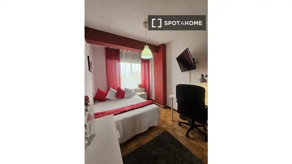 Habitación de Piso de alquiler en Alcalá de Henares con Aire acondicionado, Calefacción y Amueblado