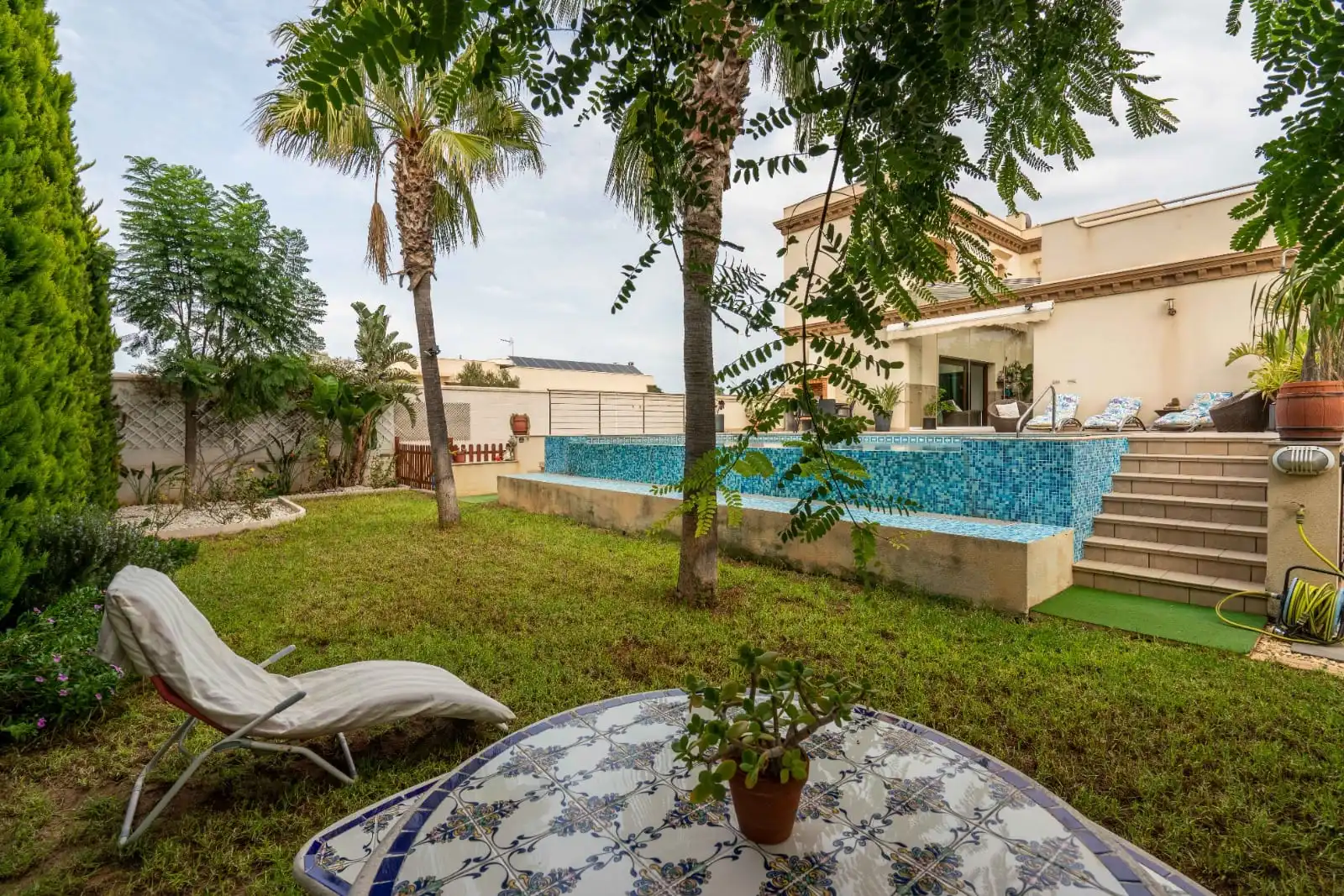 Piscina de Casa o chalet en venta en Almería con Aire acondicionado, Calefacción y Jardín privado