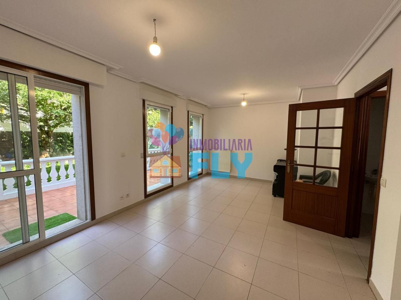 Casa o xalet en venda en Vigo  amb Calefacció, Jardí privat i Parquet