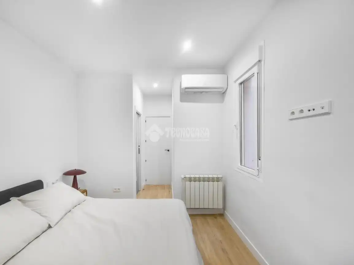 Bedroom of Flat for sale in Madrid  with Air Conditioner and Heating