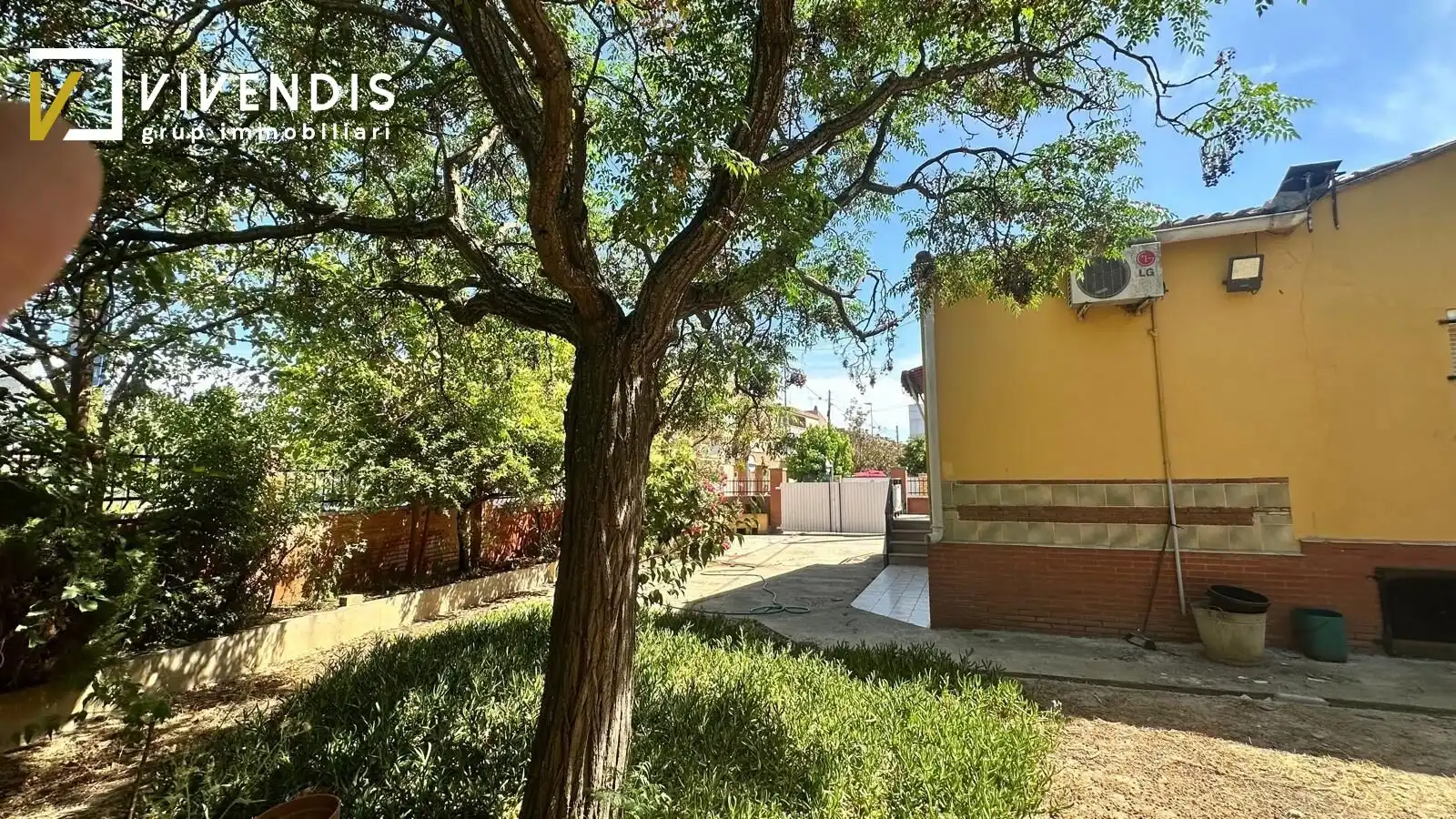 Jardí de Casa o xalet en venda en Rosselló amb Calefacció i Terrassa