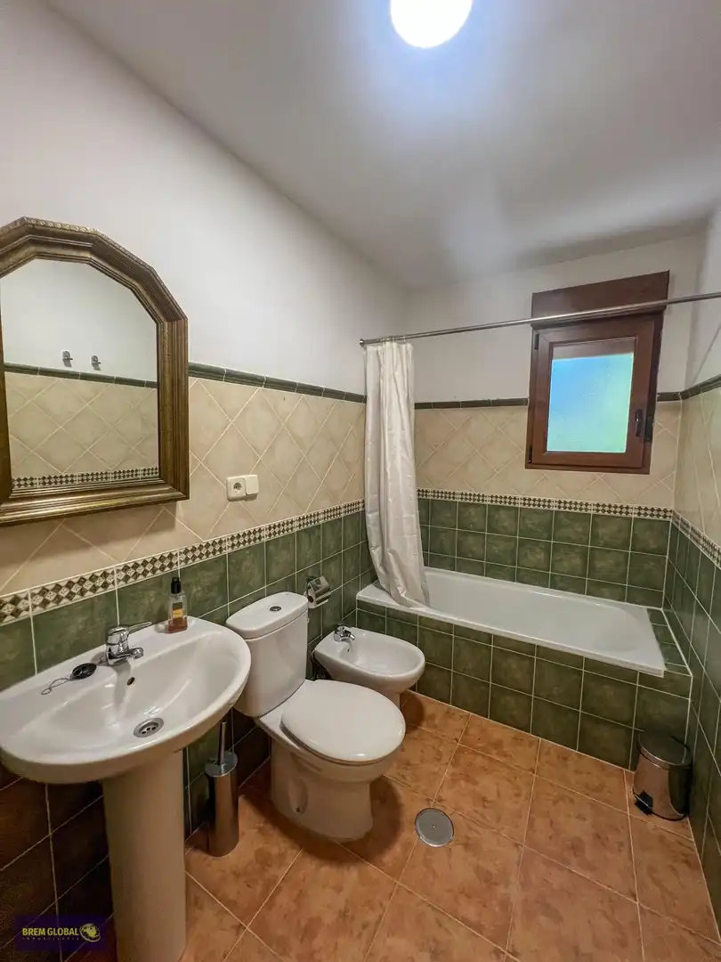 Bany de Casa o xalet en venda en El Berrueco amb Calefacció, Jardí privat i Alarma