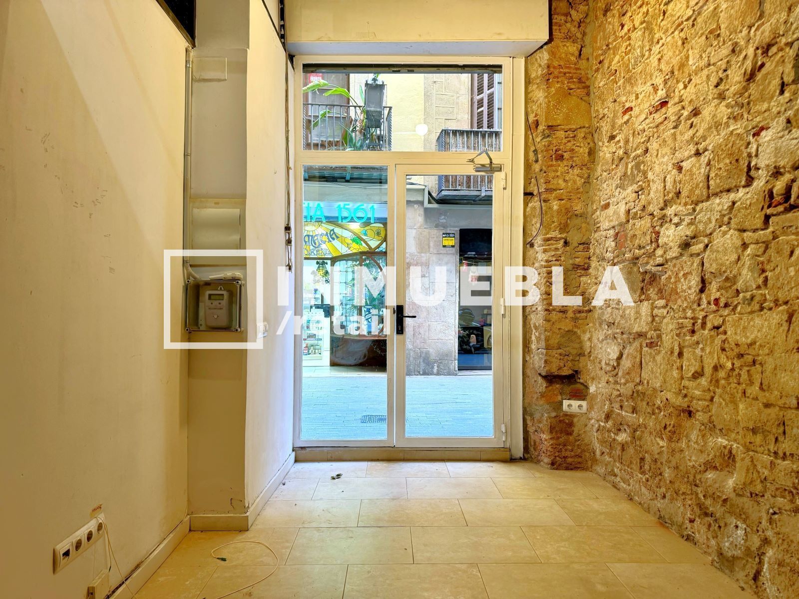 Exterior view of Premises for sale in  Barcelona Capital  with Air Conditioner