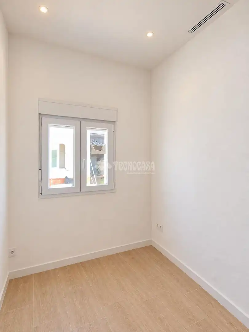 Habitación de Casa adosada en venta en Alcalá de Henares con Aire acondicionado y Trastero