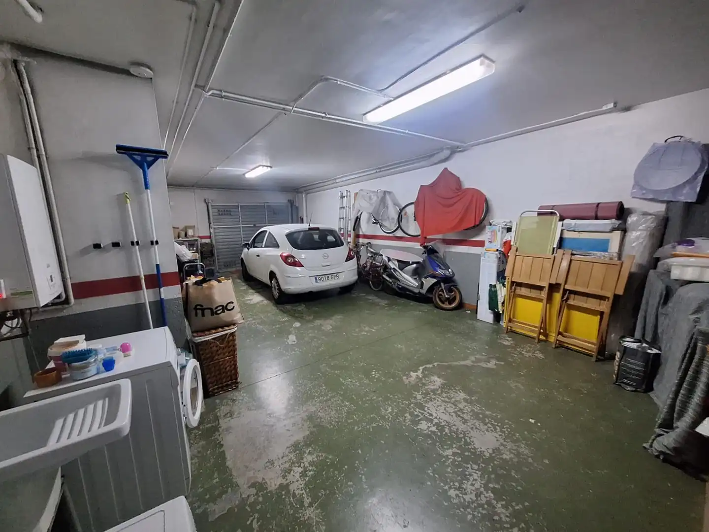 Parking de Casa adosada en venta en Sabadell con Aire acondicionado, Jardín privado y Terraza