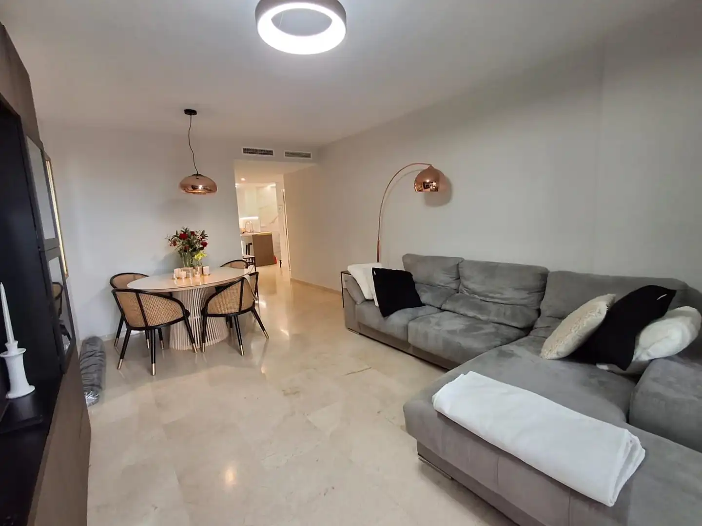Wohnzimmer von Erdgeschoss zum Verkauf in Finestrat mit Klimaanlage, Privatgarten und Terrasse
