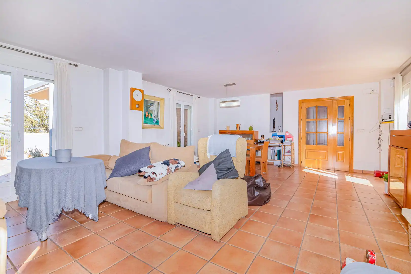 Sala d'estar de Casa o xalet en venda en La Zubia amb Calefacció i Jardí privat