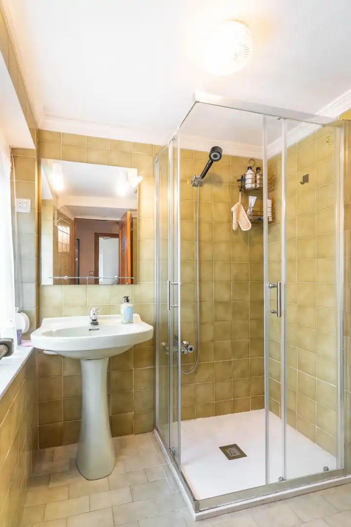 Bathroom of Houses for sale in Castropol, Asturias