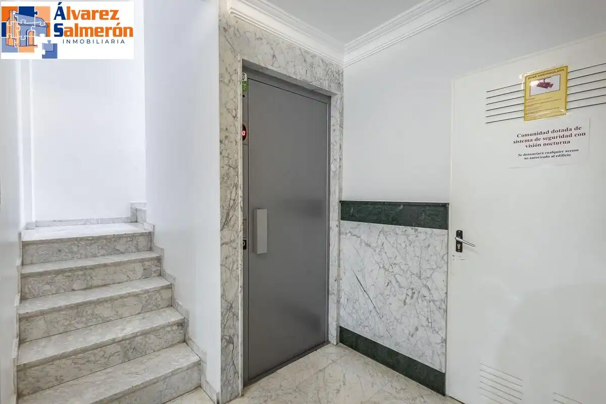 Flat for sale in Calle de las Caballerizas, Centro - Sagrario